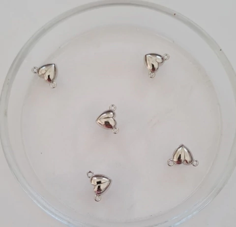 Dije Corazon Iman Plateado 8mm - comprar online