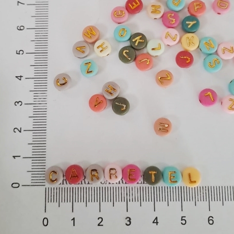 Letras Pastilla Fondo Color Letra Dorada (Letras surtidas) - comprar online