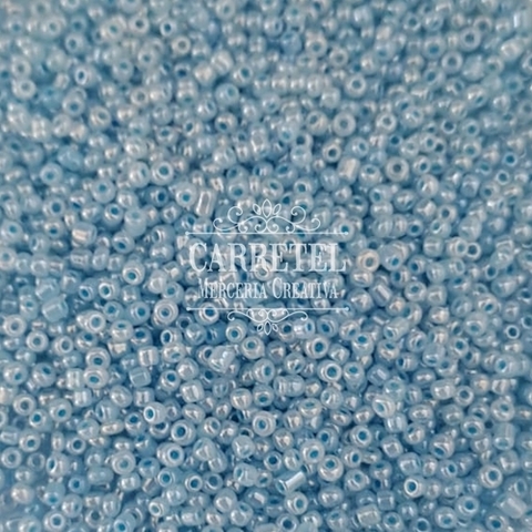 Mostacilla de Vidrio 2mm x 10 grs. - Celeste Perlado (233) - comprar online