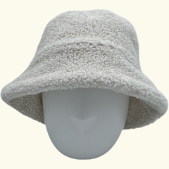 Soft Cloud Bucket hat en internet