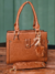 Lady Bags Premium acompanha Pompom e Alça removível na internet