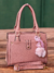 Lady Bags Premium acompanha Pompom e Alça removível