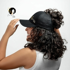 Boné com Furo Adulto - Cacheia Juba - comprar online