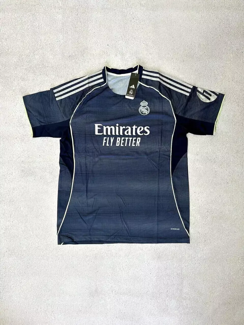 CAMISETA REAL MADRID SUPLENTE 2025 IMPORTADA