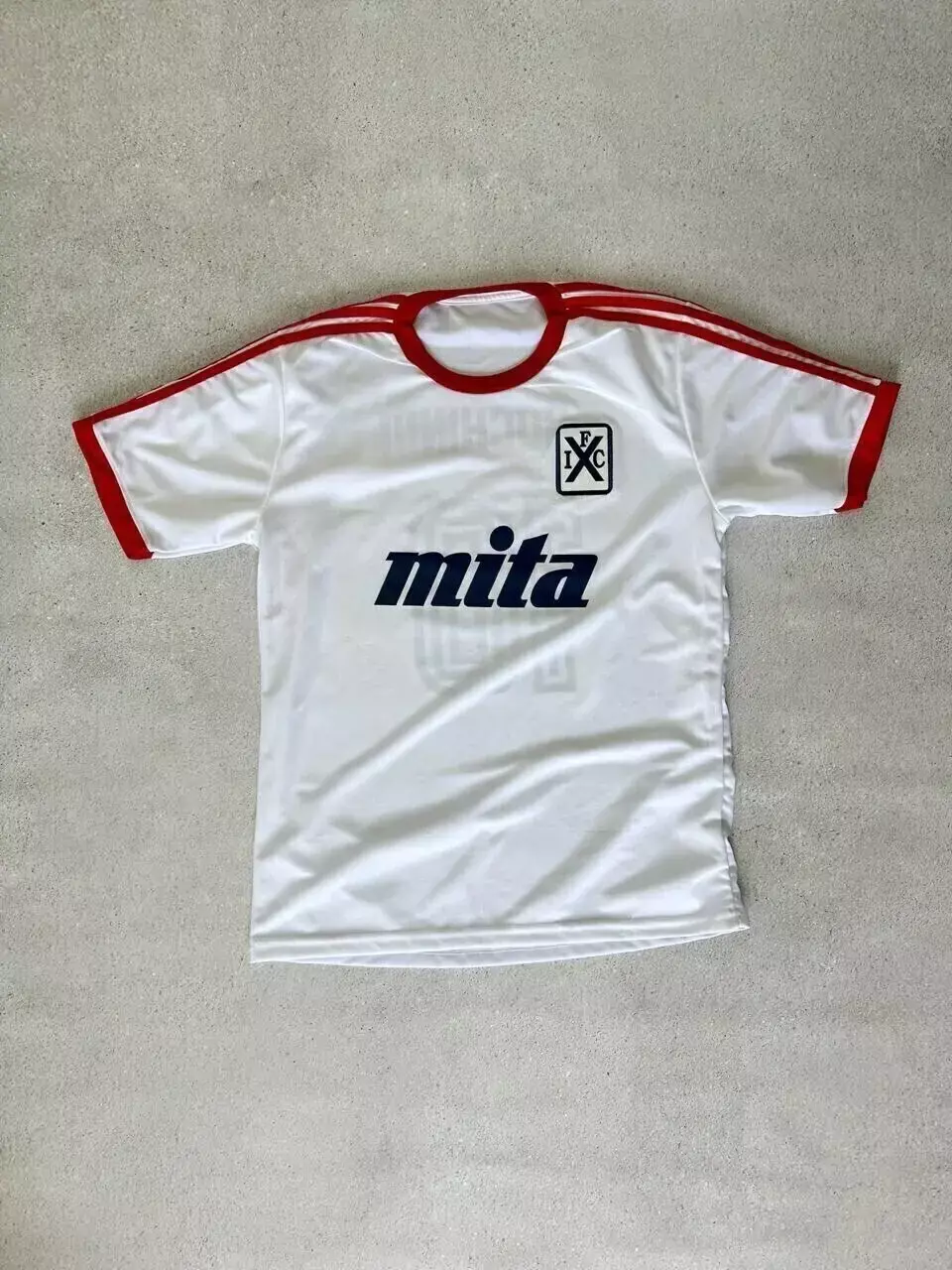 CAMISETA RETRO BOCHINI BLANCA