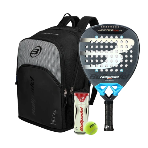 Combo de paleta Bullpadel Vertex 05 Comfort 2026, mochila Vertex negra, tubo de pelotas y overgrip para padel