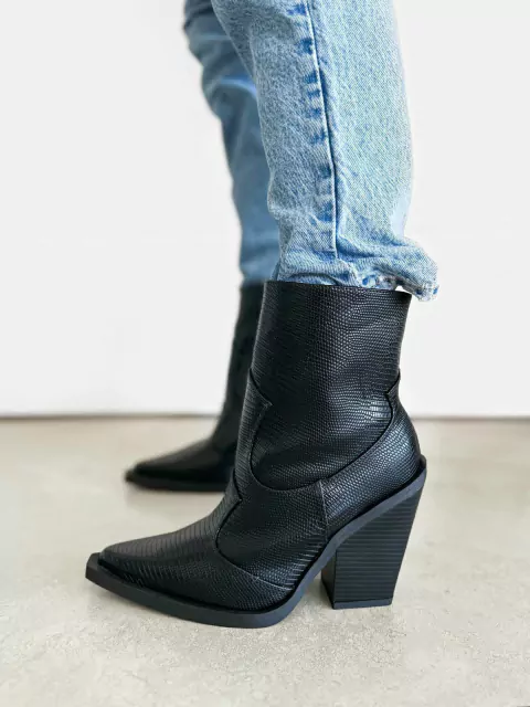 Bota Western Textura Cano Médio Preta