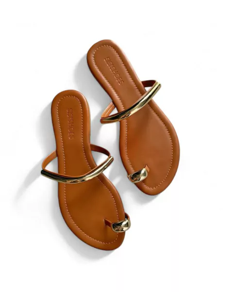 Flat Duas Tiras Detalhe Dourado Camel - comprar online
