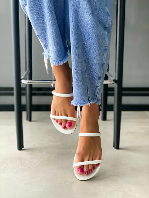 Flat Minimal Branca Verniz