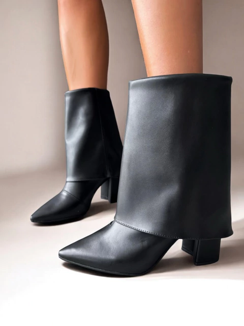 Bota Preta Capa Cano Médio Salto Bloco - comprar online