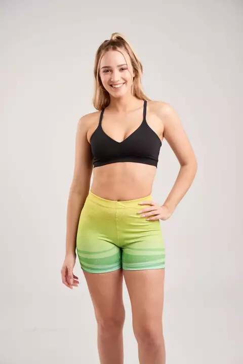 short  deportivo para mujer con diseño sublimados exclusivos y estampa única. 
Ideal para el gimnasio. 
Calce perfecto y costuras reforzadas. Mayoristas de indumentaria deportiva
