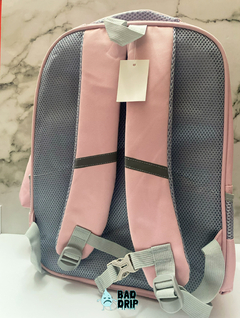 MOCHILA CAPYBARA + CARTUCHERA/LLAVERO REGALO IMPORTADA - tienda online