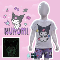 CONJUNTO KUROMI - KITTY BRILLA EN OSCURIDAD + RIÑONERA REGALO EDICION LIMITADA