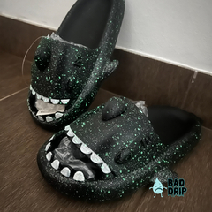 Chanclas Sharklas Galaxy Tiburon BRILLAN EN LA OSCURIDAD importadas