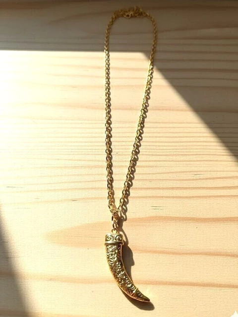 Corrente de elos com pingente dourado - comprar online