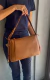 Bolsa Hobo Marrom Couro Grande Alça Regulável na internet