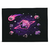 Quadro representando dados de RPG flutuando no espaço, com um fundo roxo e estrelas.