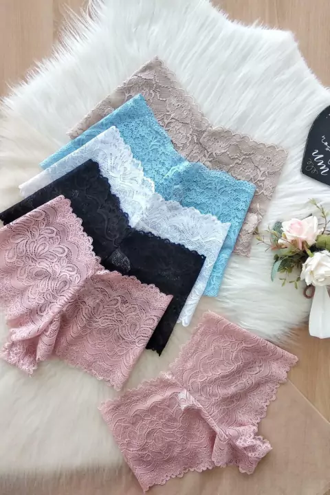 Calcinha de renda “P, M e GG”