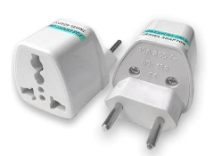 ADAPTADOR P/TOMADA UNIVERSAL