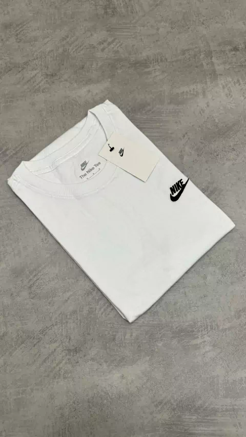 CAMISETA NIKE CLUB BRANCA