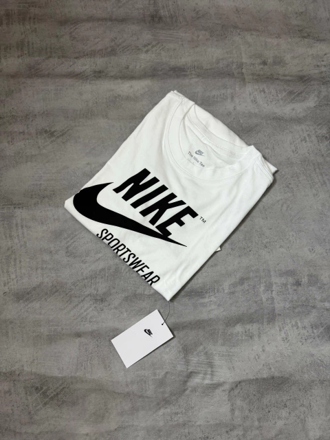 CAMISETA NIKE SPORTWEAR TM