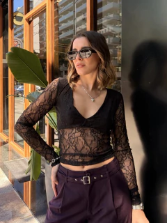 BLUSA ENCAJE MANGAS LARGAS