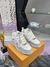 Tenis LV Skate Branco e Cinza na internet
