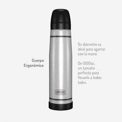 Termo de acero inoxidable Luminox de 1 litro, con diseño ergonómico y diámetro ideal para sostener con una mano.