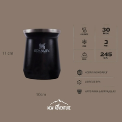 Mate Stanley de 236 ml, fabricado en acero inoxidable, con capacidad para mantener bebidas calientes por 30 minutos y frías por 3 horas.