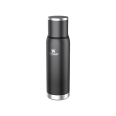 Termo Stanley Adventure To-Go de 1 litro, color negro mate con tapa de acero inoxidable.