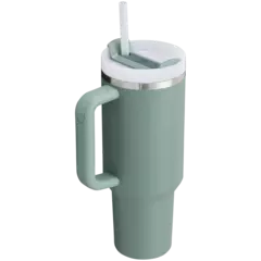 Vaso Quencher H2.0 FlowState™ de 1.2 litros en color verde, diseñado para una hidratación duradera, con tapa y sorbete. Ideal para camping.