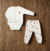 CONJUNTO SUEDINE CASACO, BODY E CALÇA URSINHO MINI BEAR na internet