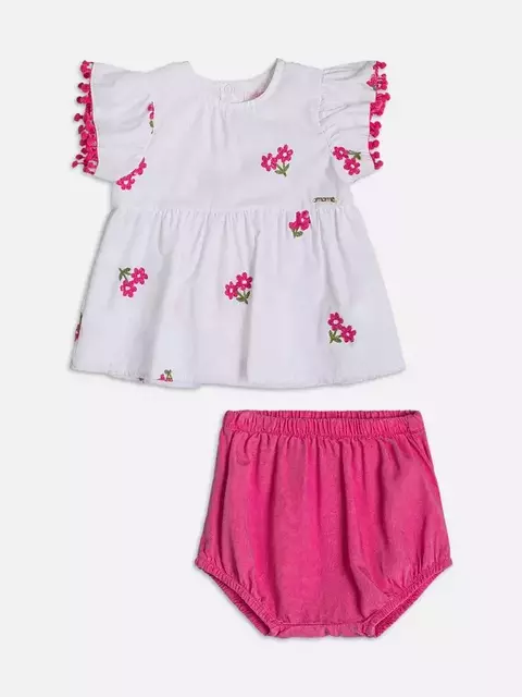 CONJUNTO BATA FLORES E SHORTS MOMI