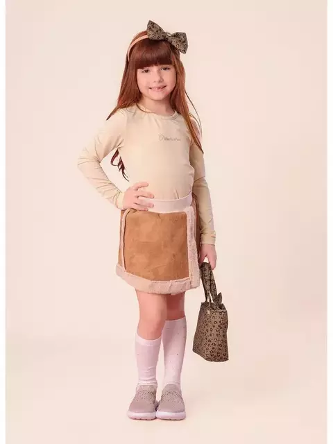 SAIA SHORT SUEDE COM PELOS PITUCHINHUS