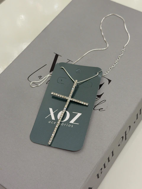 Colar crucifixo prata folheado