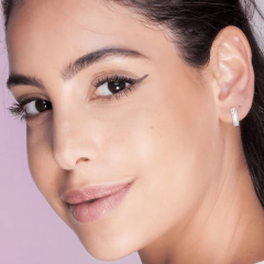 Imagem do Argola em Prata 925 Cravejada com Micro zircônias Presente Unissex com Fecho Click Brilho Polido