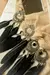 AROS CON PLUMAS NEGRAS BY BELU CASTELLANOS