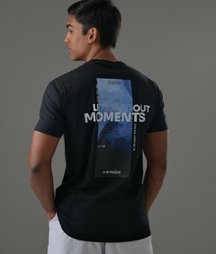 T-shirt Moments