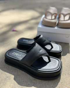 CHINELO FLAT LUA Preto