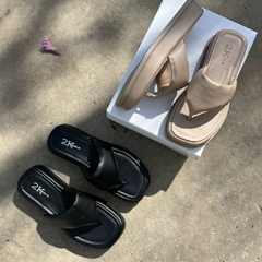 CHINELO FLAT LUA Preto - comprar online