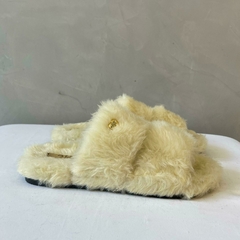 CHINELO PELO GUGA OFF WHITE - comprar online