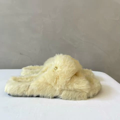 CHINELO PELO LIA OFF WHITE