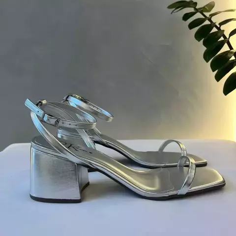 SANDÁLIA RENATA Prata - comprar online