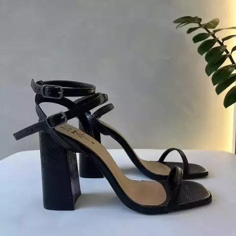 SANDÁLIA FÊ Preto - comprar online