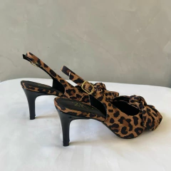 SCARPIN JU ONÇA na internet