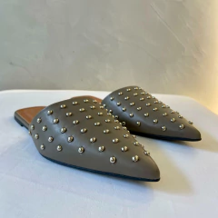 MULE SOFI CINZA na internet