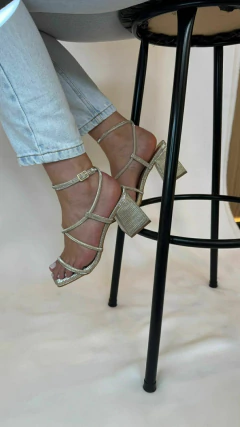 SANDÁLIA LUIZA Preto na internet