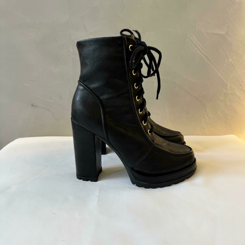 BOTA DOMINIQUE PRETA