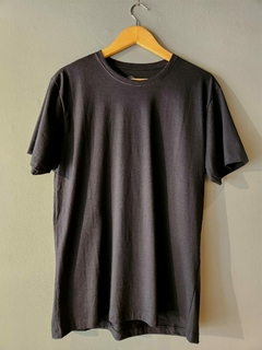 Camiseta Black na internet