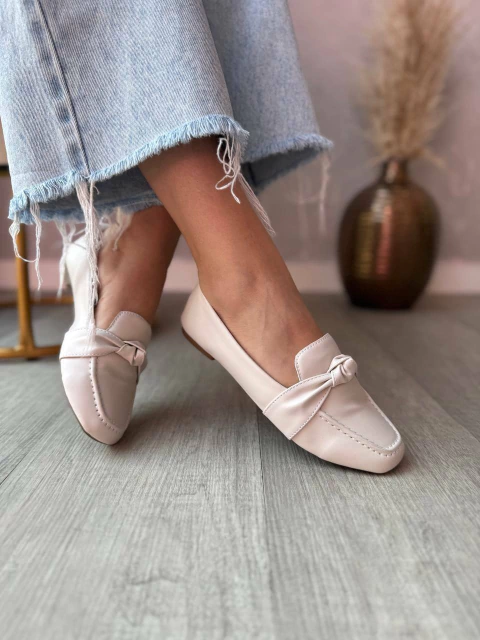 Mocassim feminino Flora off white